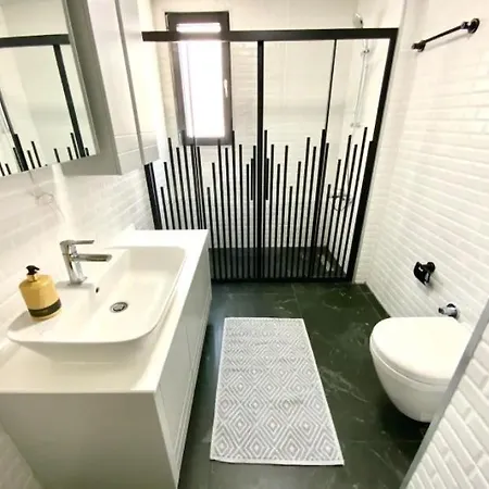 Vera Suites *